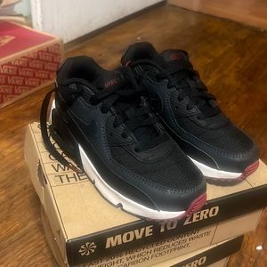 Nike AirMax (Youth Boys) size 1Y